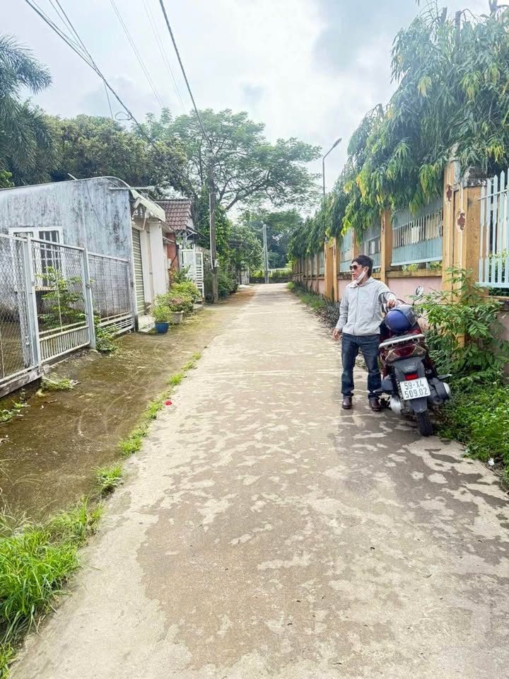 Nhà Nhơn Trạch 107m2, 2 phòng ngủ, hẻm ô tô, giá hời như mơ