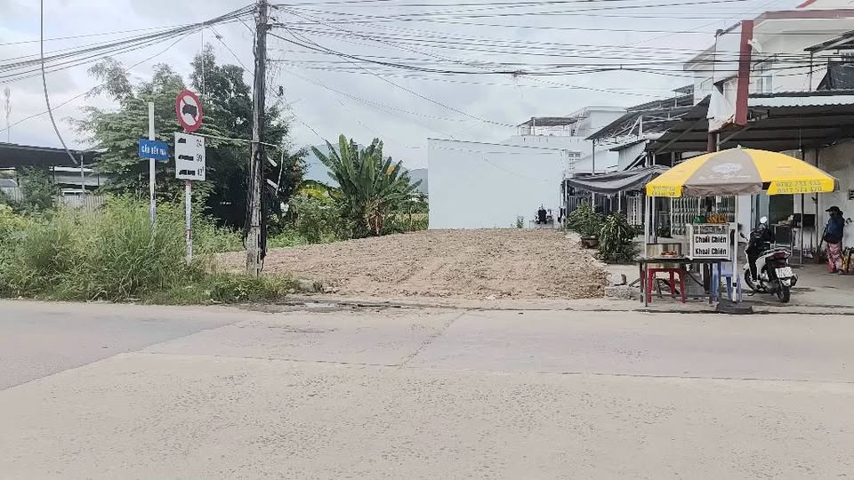 Bán đất mặt tiền Lương Định Của, Vĩnh Ngọc, Nha Trang vị trí kinh doanh sầm uất