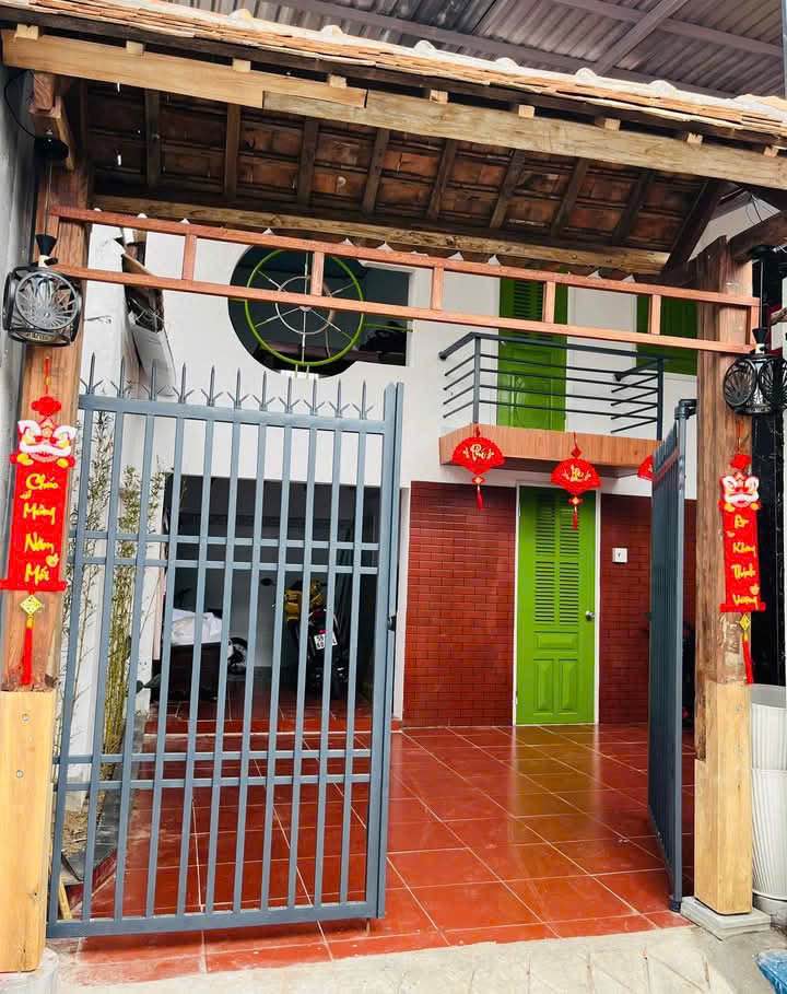 Bất động sản cần bán là một homestay tọa lạc tại vị trí trung tâm phường 7, thành phố Tuy Hòa, tỉnh Phú Yên