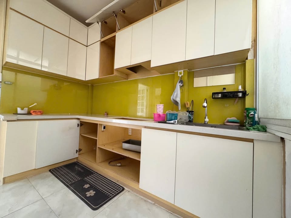 Bán chung cư 1 phòng ngủ Xóm Cải, Quận 5, 49,5m2, sổ sẵn