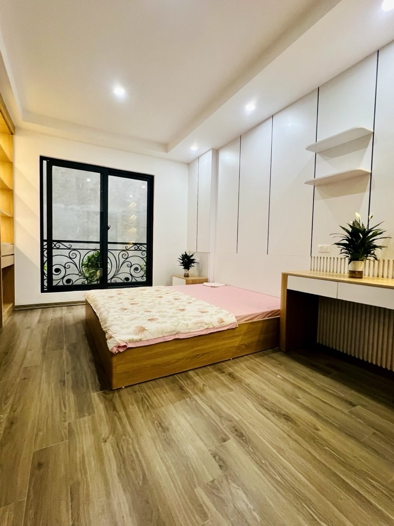 Nhà Cầu Giấy 6 tầng thang máy, nội thất xịn sò, sẵn sàng đón Tết