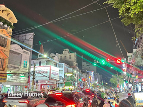 Nhà 3 tầng mặt đường Trần Nguyên Hãn kinh doanh sầm uất, giá hời