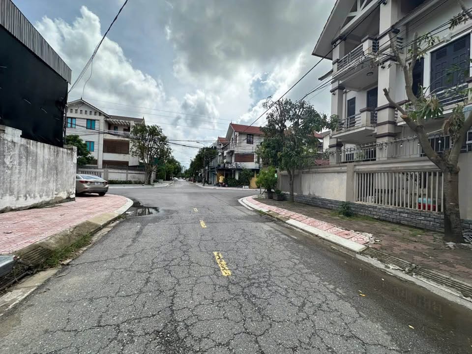 Mảnh đất vàng 126m2, mặt tiền 7m, hướng Đông Bắc, sổ đỏ Sông Đà - Giá hời