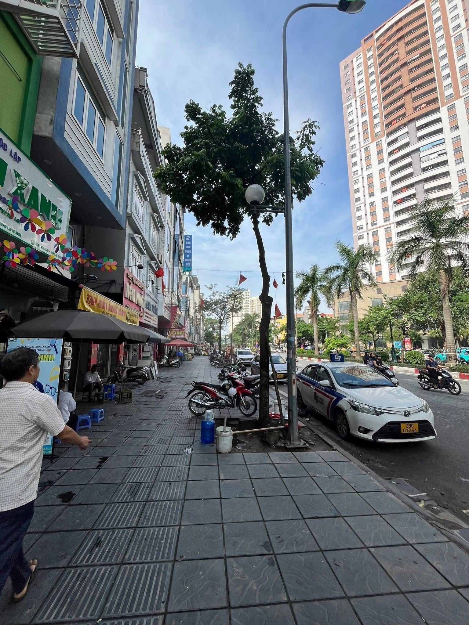 Siêu phẩm mặt phố Tân Mai - Đền Lừ đã cập bến