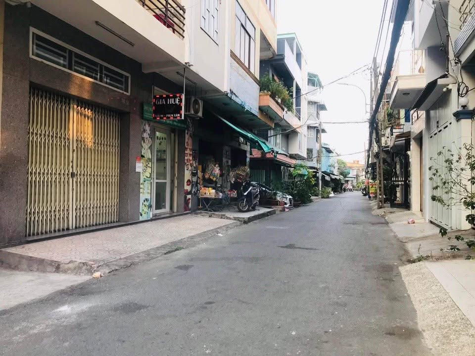 Nhà mặt tiền hẻm 10m Khuông Việt, 3 tấm đúc, hướng Đông Nam - 4.75 tỷ