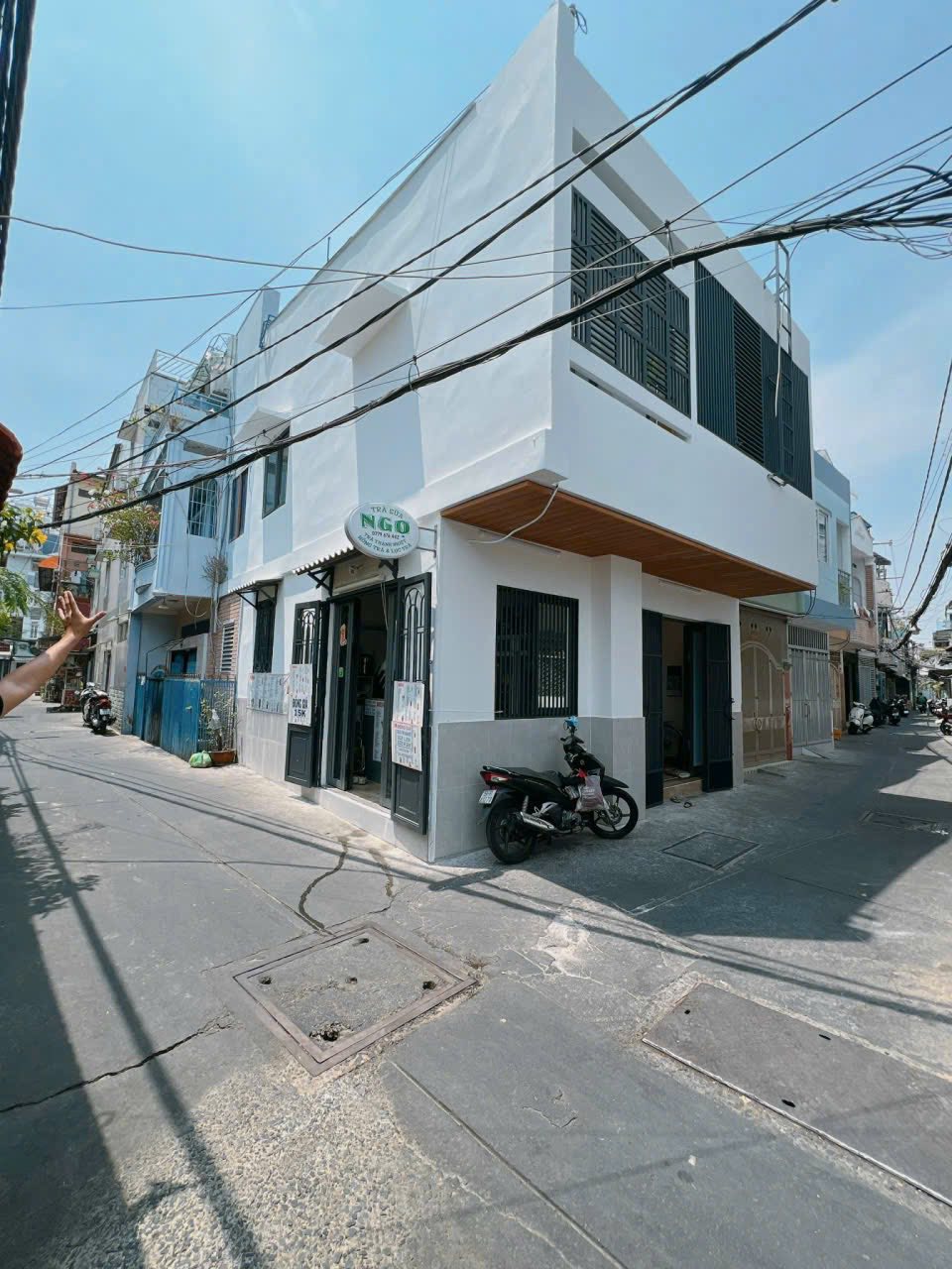 Căn góc 2 mặt tiền Nguyễn Khoái, Quận 4 - Ô tô đỗ cửa, 3 ngủ