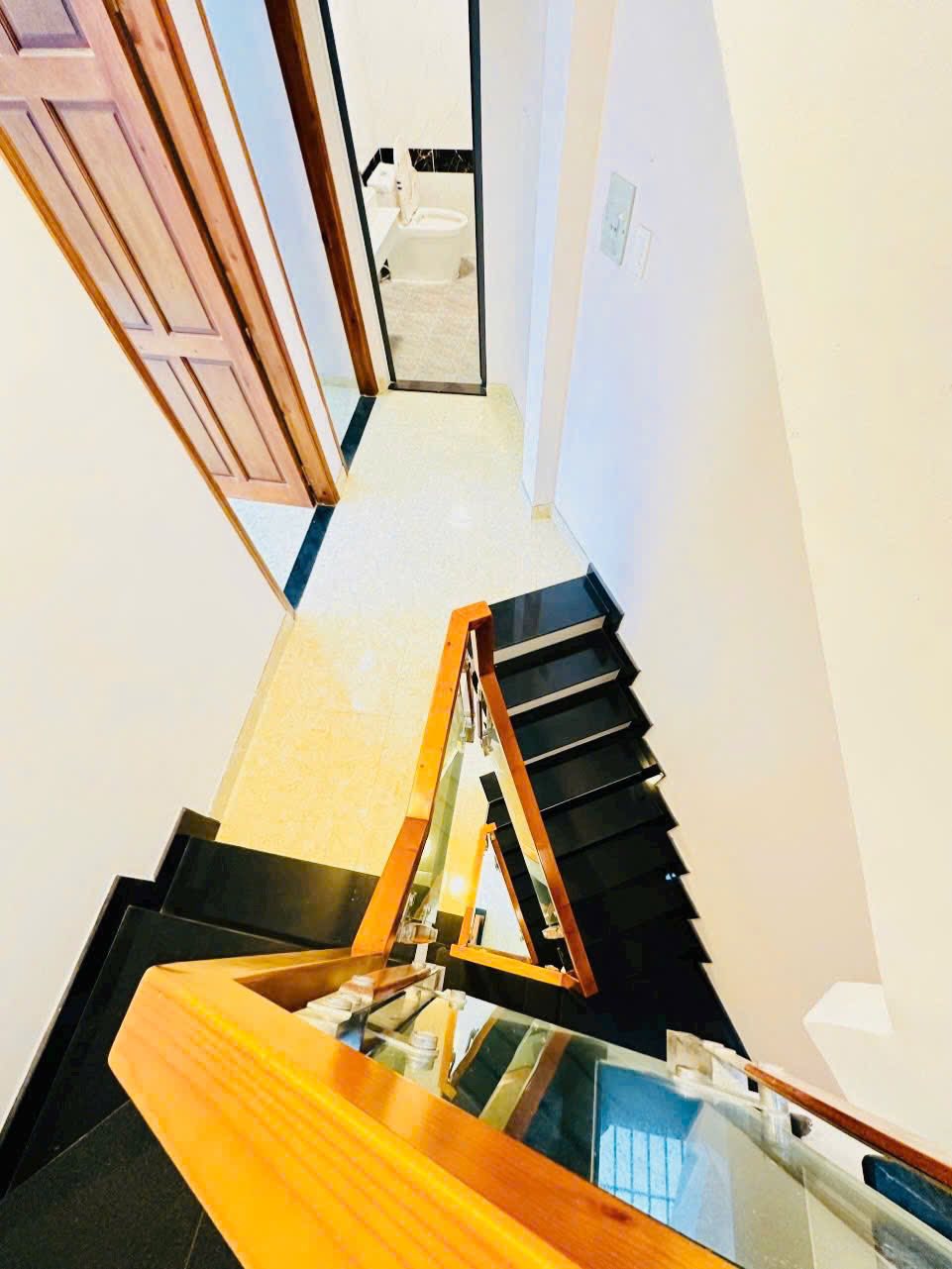 Cho thuê nhà mới đẹp đường Nguyễn Thái Sơn, Gò Vấp, hẻm ba gác thông, gần chợ