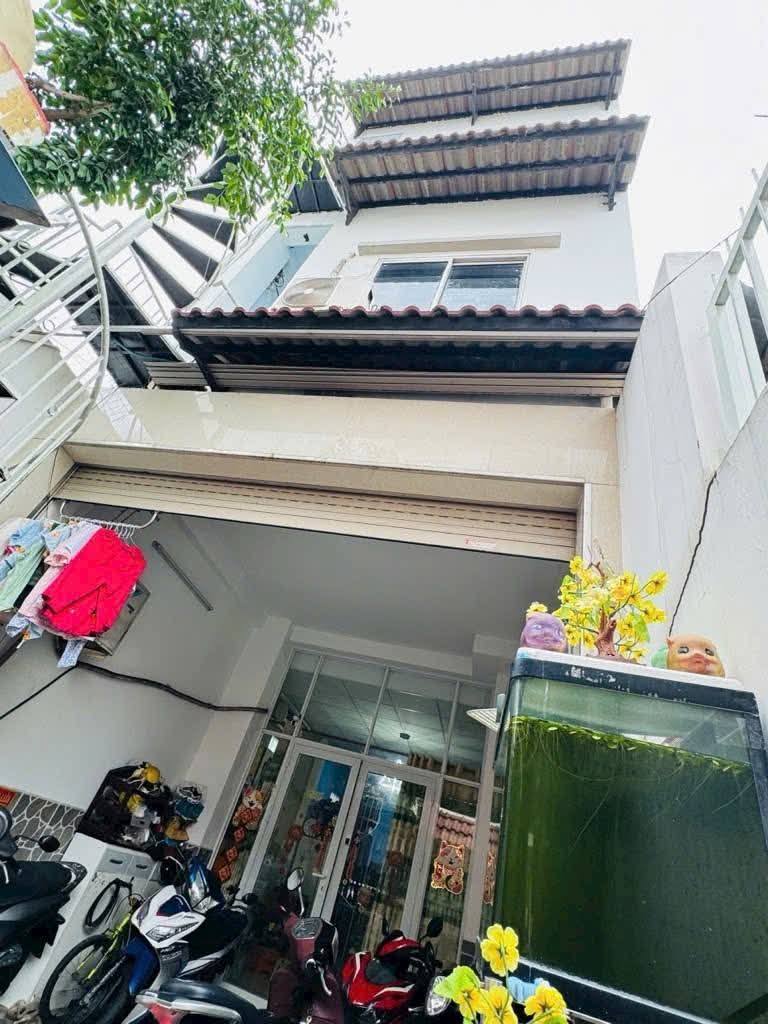 Bán nhà 3 tầng hoàn công đầy đủ tại đường Huỳnh Tấn Phát, Quận 7
