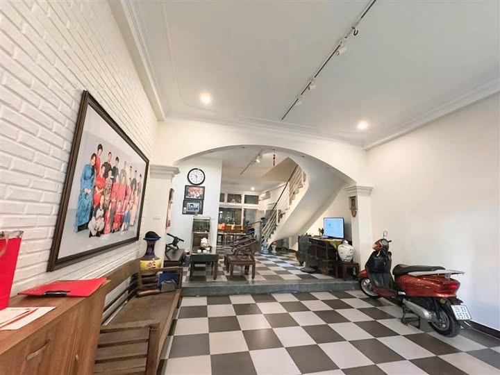 Nhà đẹp phân lô vip Thái Hà - 62m² - Ô tô đỗ cửa - 17 tỷ