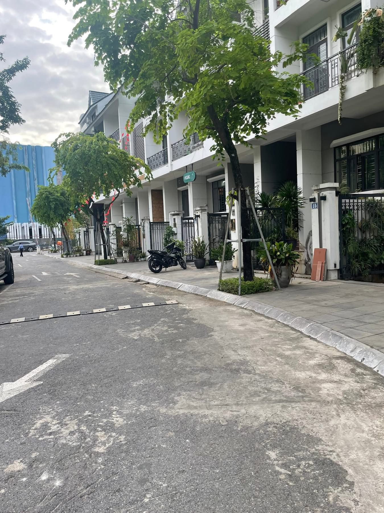 Siêu phẩm nhà liền kề tọa lạc ngay mặt phố Lê Quang Đạo sầm uất