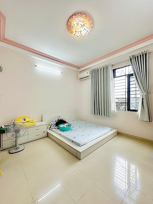 Nhà 4 tầng xinh xắn, trung tâm Bình Thạnh, dòng tiền ổn định, giá hời