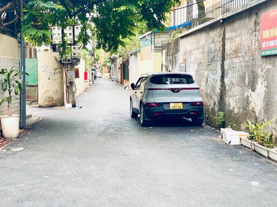 Nhà Nguyễn Văn Huyên, 6 tầng thang máy, 30m ra mặt phố, gần công viên Nghĩa Đô