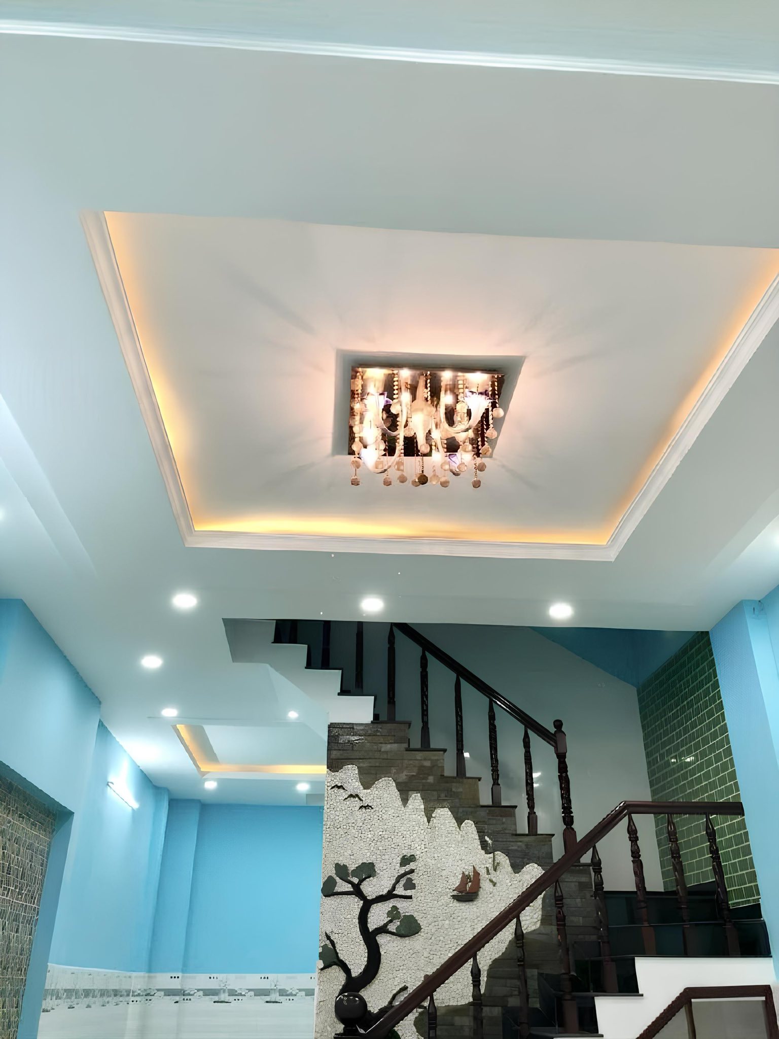 Nhà 3 tầng đúc kiên cố, 5x14m, đường 6m thông thoáng, gần Nguyễn Sơn - Tân Bình