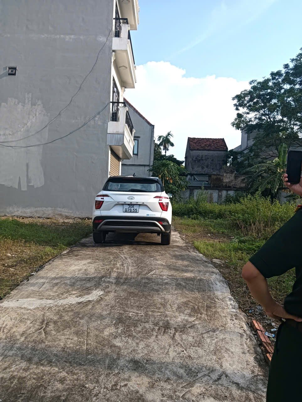 Khuôn tiền có thật ô tô đỗ cửa ngay Thường Tín giá chỉ 1,97 tỷ