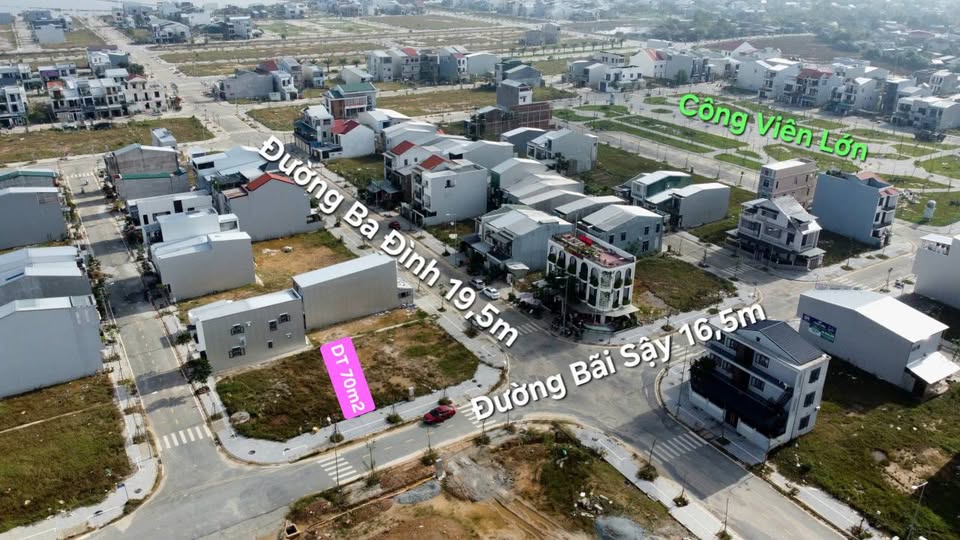 Mặt tiền Bãi Sậy 16,5m, kinh doanh, đầu tư, sát công viên, giá 1,65 tỷ