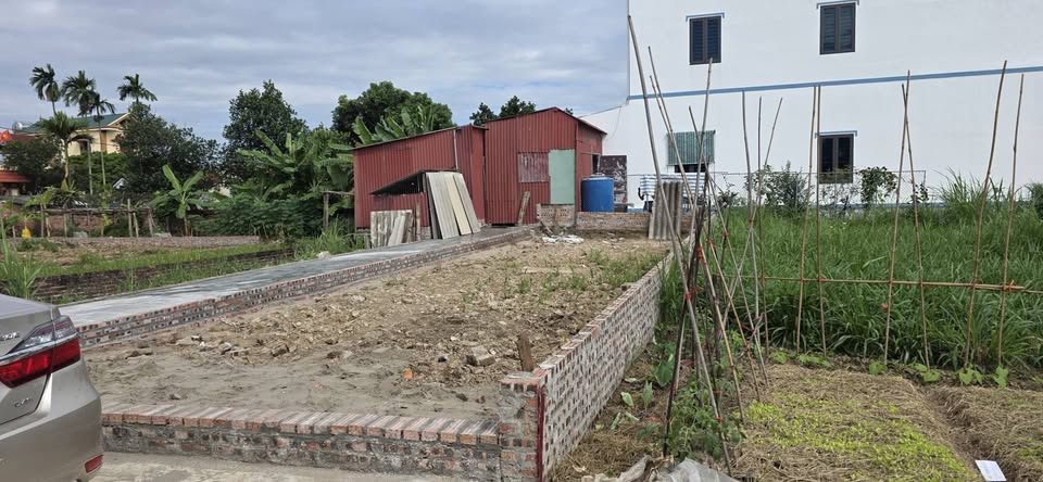 Bán lô góc 2 mặt tiền hơn 90m2, đường rộng ô tô thoải mái tại Lương Tài, Bắc Ninh