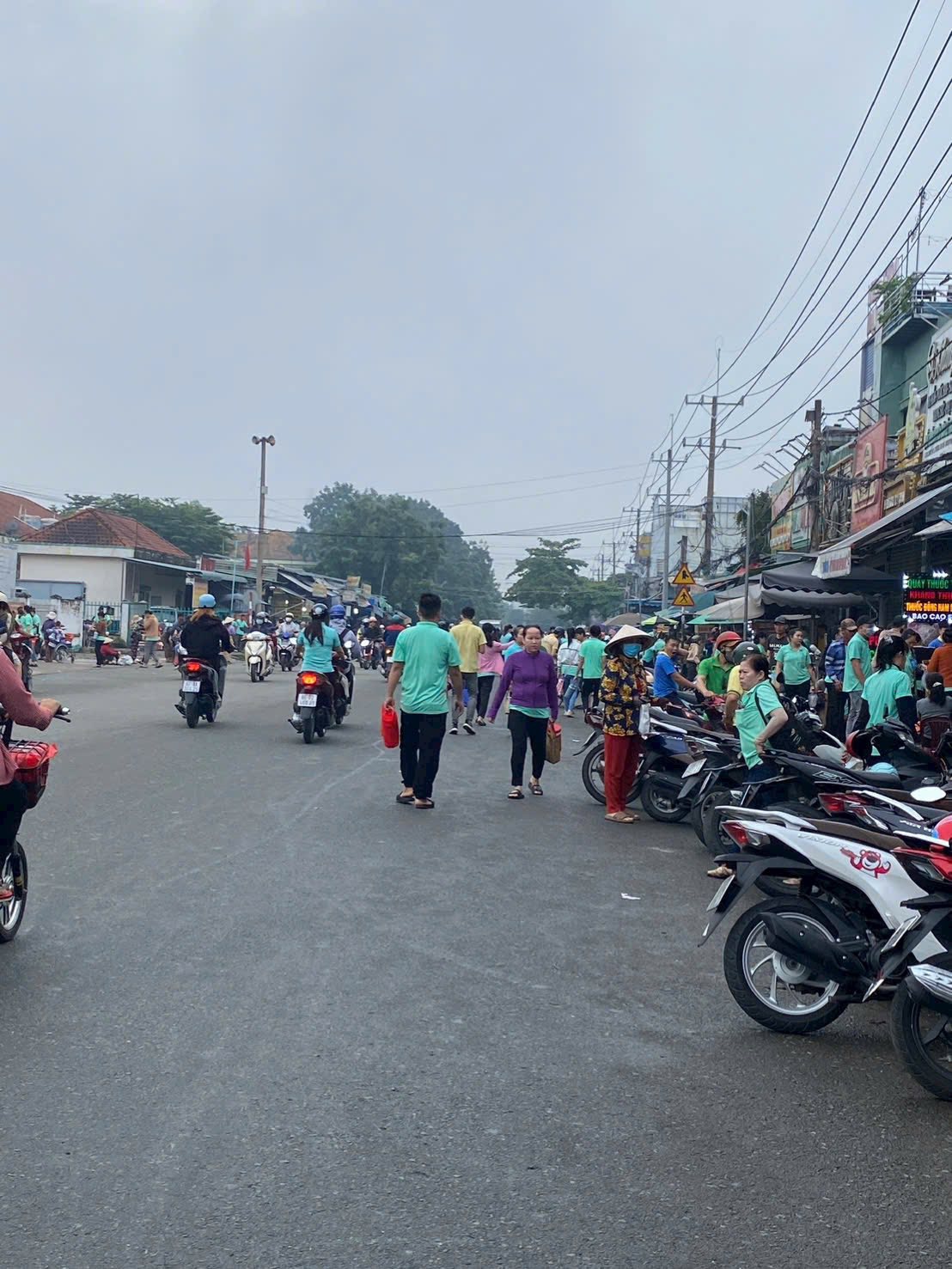 Bán nhà kèm dãy trọ 24 phòng gần chợ Thông Dụng, VSIP 1 thu nhập 40 triệu/tháng