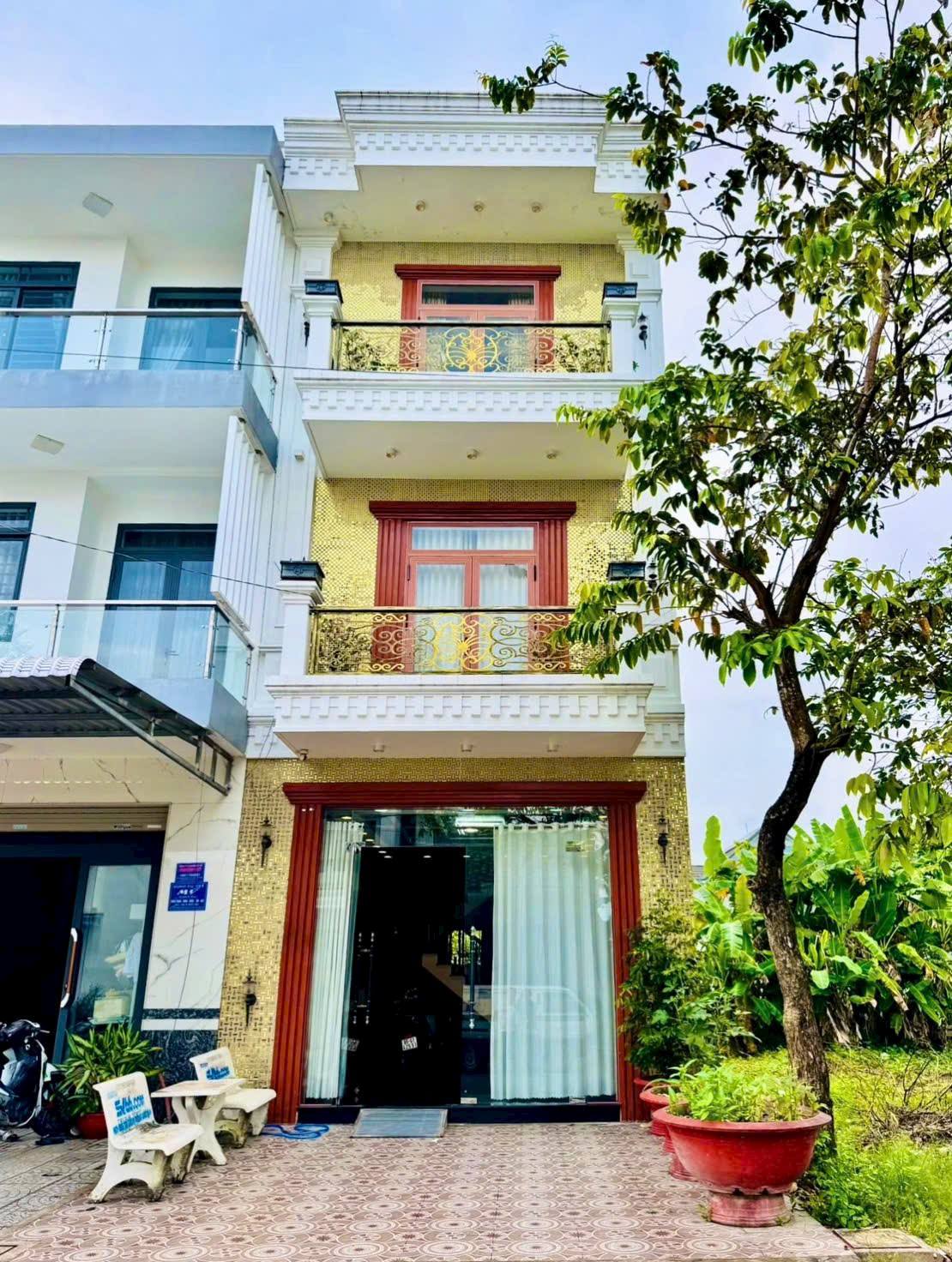 Nhà 2 lầu đẹp như mơ, ngay khu dân cư Hồng Loan giá hời cho người nhanh tay