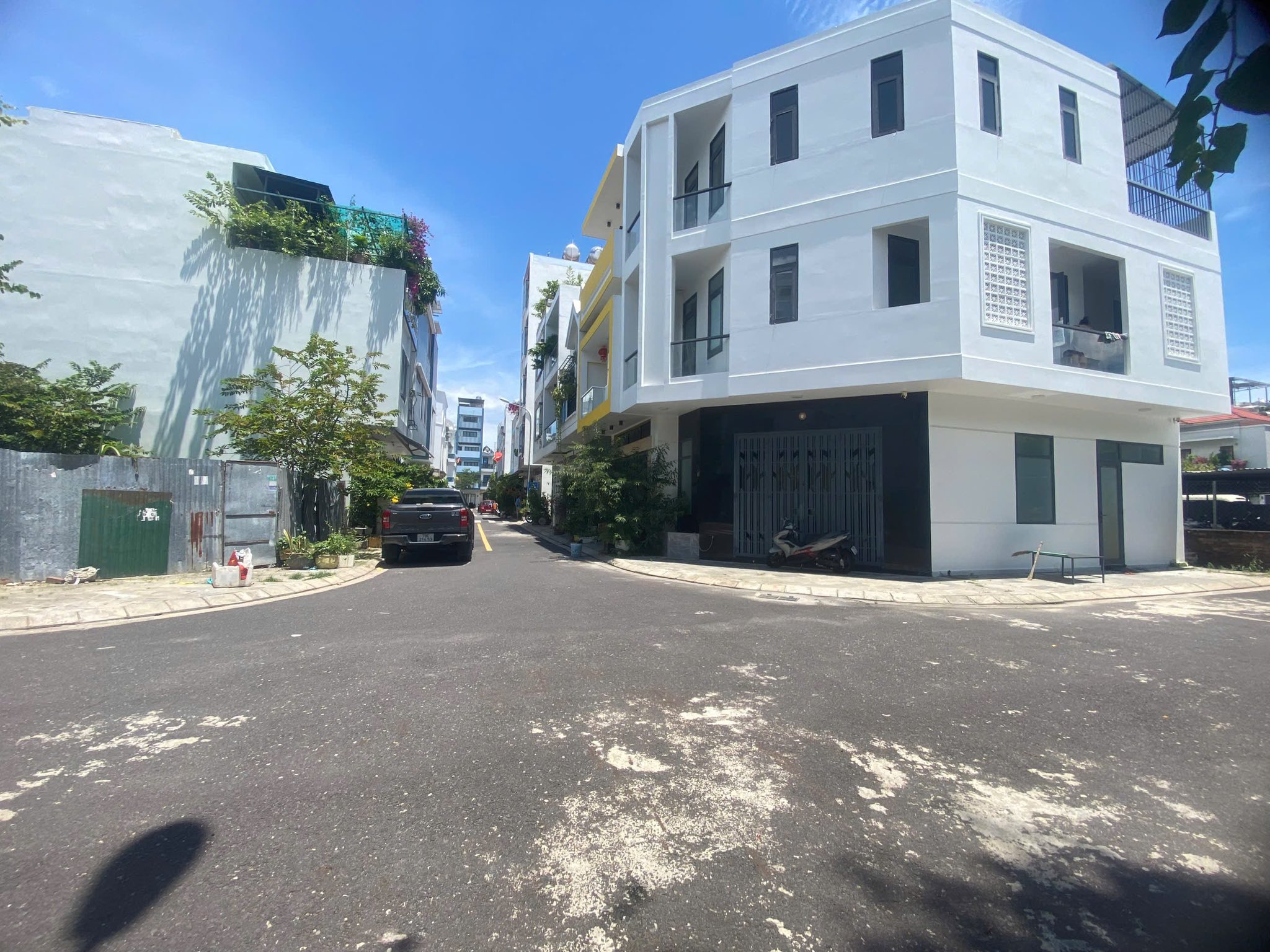 Đất 2 mặt tiền VCN Phước Long, ị trí đắc địa, giá giảm sâu