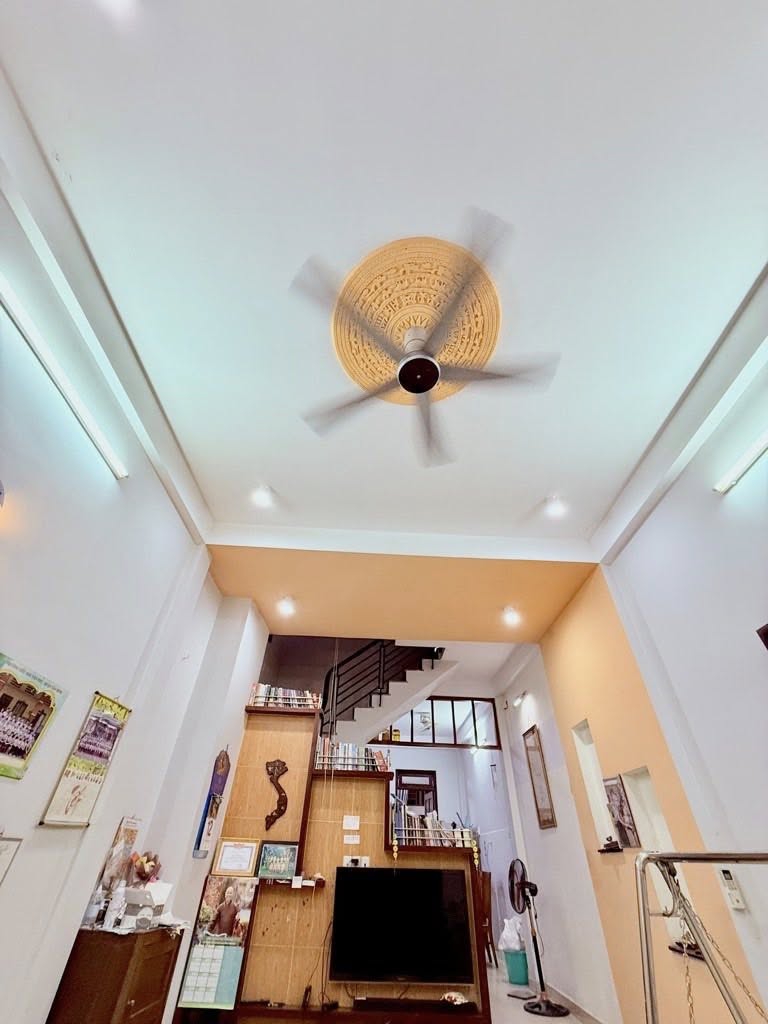 Nhà 2 tầng Tân Bình 4x21m, 3 ngủ, hẻm 4m, sổ hoàn công, giá hời