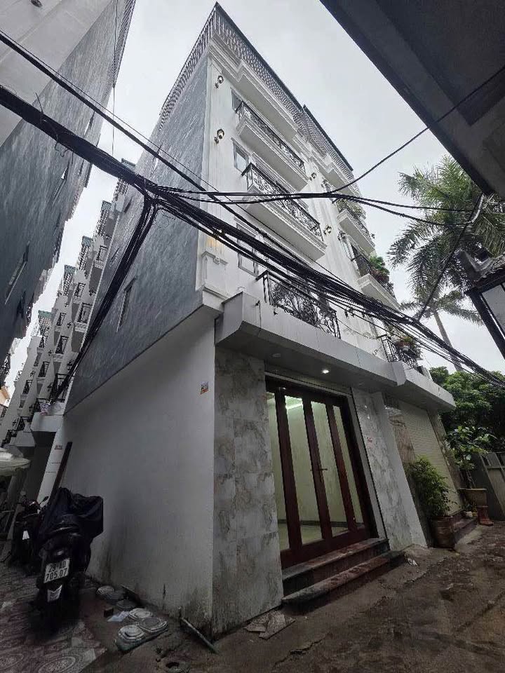 Nhà Phúc Lợi 5 tầng lô góc, 3 ngủ, oto đỗ cổng, giá hời 6.5 tỷ