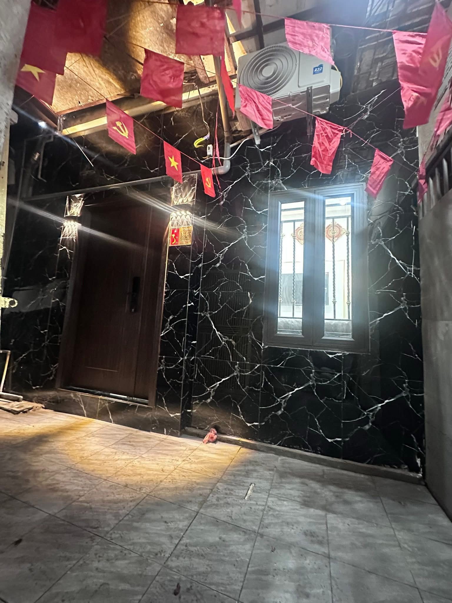 Chủ nhà cần bán gấp nhà 3 tầng siêu xinh tại khu vực Ngã Tư Sở, Hà Nội