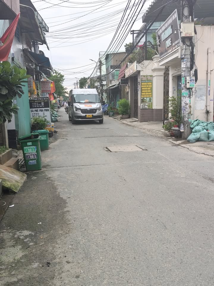 Nhà Bình Tân, hẻm 7m kinh doanh, 4mx30m, 7 tỷ, sổ hồng sẵn sàng