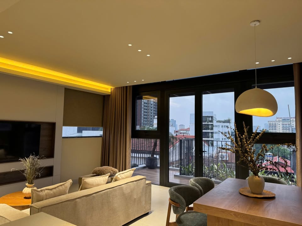 Căn hộ view hồ Tây sang chảnh, mới tinh, sẵn đồ, Đặng Thai Mai, Tây Hồ