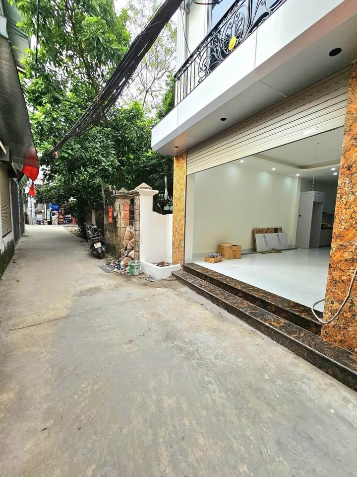 Nhà 40m² 5 tầng, ô tô vào tận cửa, kinh doanh vi vu Đông Ngạc