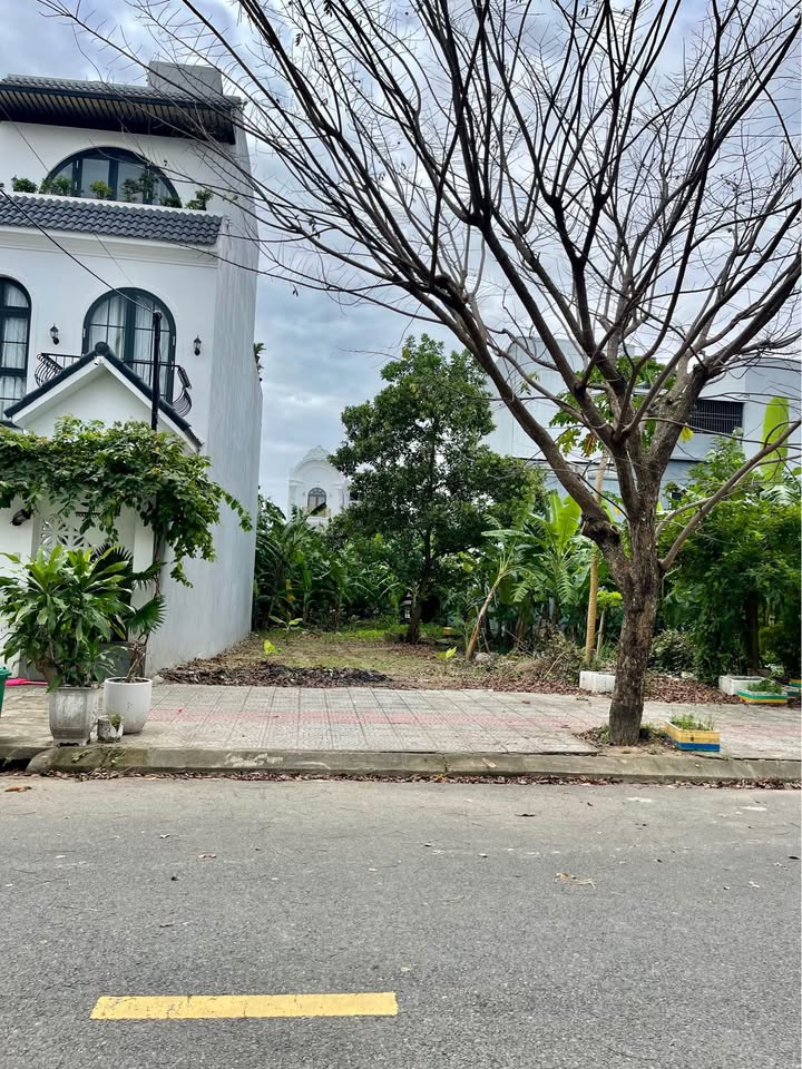 Đất vàng Thanh Lương 30 100m² hướng Bắc lệch Đông, sạch đẹp, giá tốt