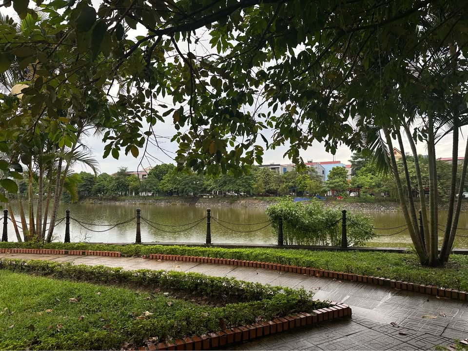 Đất view hồ Hoàng Ngân, mặt tiền 5m, hướng Bắc