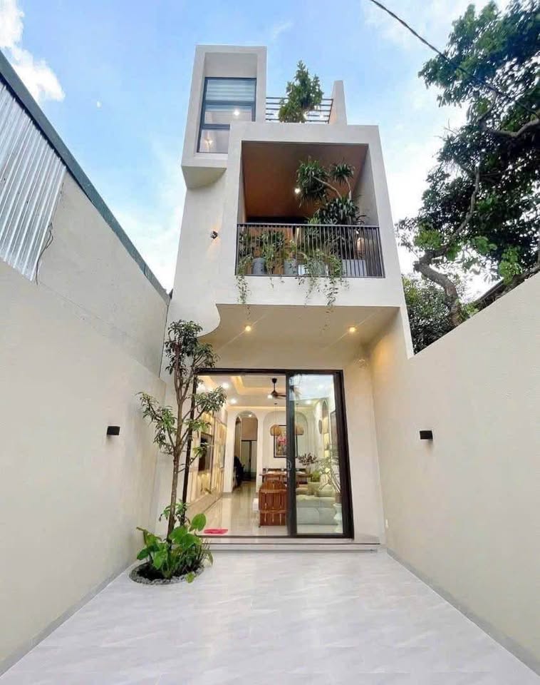 Nhà 3 mê Nơ Trang Gưl đẹp như hoa hậu, giá hời như mơ