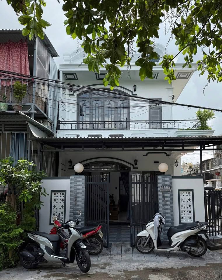 Siêu phẩm nhà 2 tầng tọa lạc tại vị trí đắc địa trên mặt tiền đường Phùng Khắc Khoan, Thừa Thiên Huế