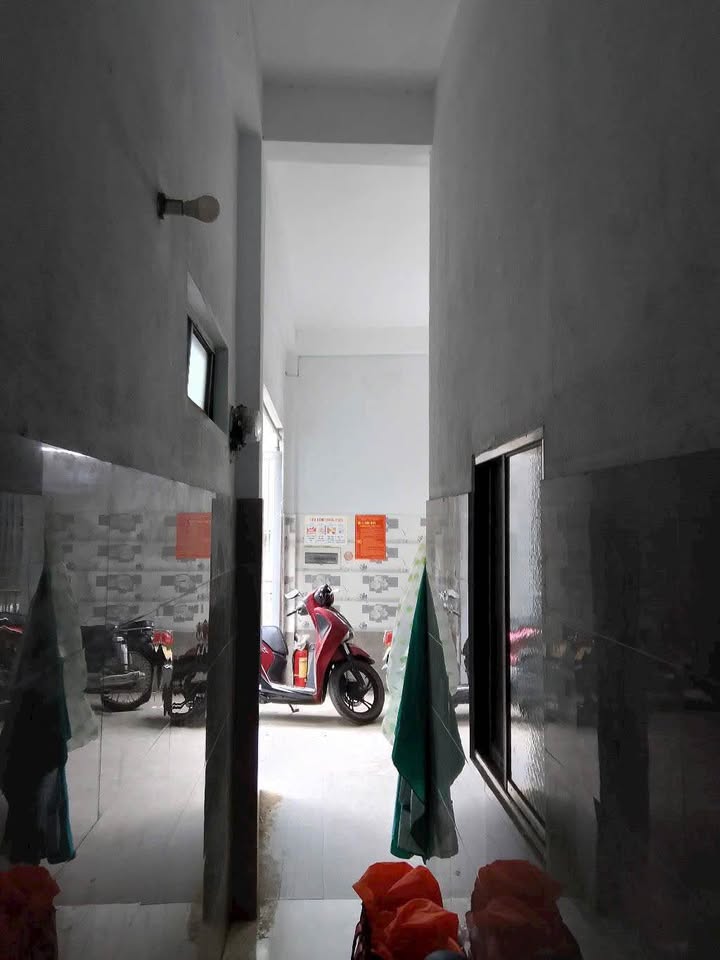 Dãy trọ 3 tầng 10 phòng, dòng tiền 20 triệu/tháng, giá 4 tỷ