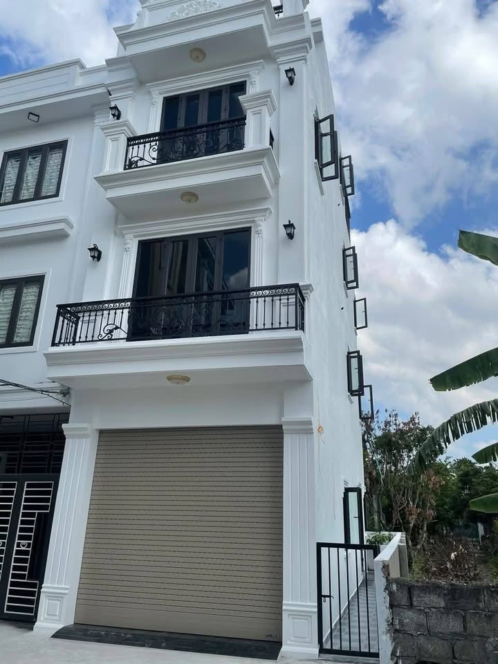 Nhà 3,5 tầng gần chợ Đồng Tải, ô tô chui tận bếp Kiến An, Hải Phòng