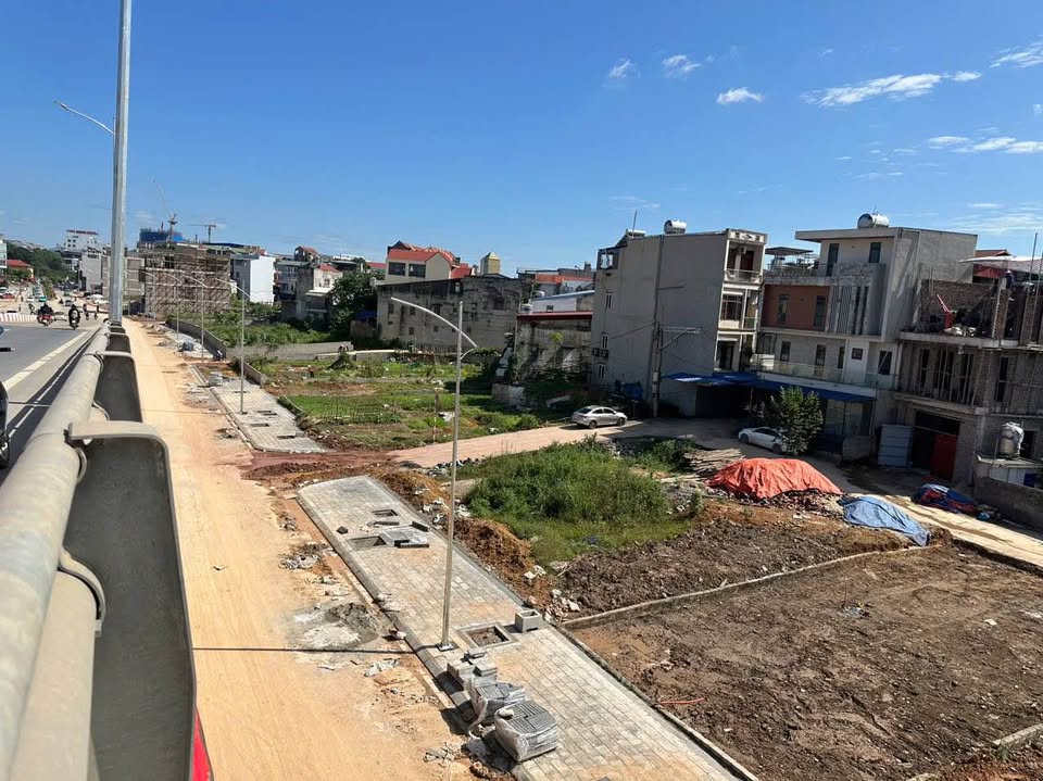 Bán 2 lô liền kề mặt tiền 5m, trục chính Bắc Sơn, Thái Nguyên