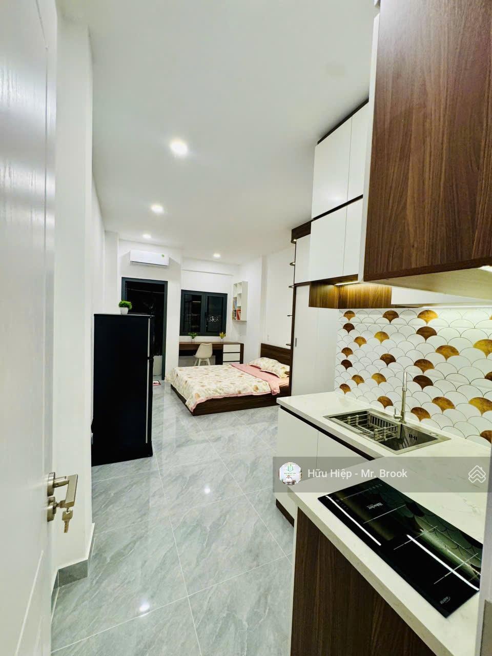 Bán CHDV Quận 10 góc Nguyễn Tri Phương - Vĩnh Viễn - 6PN, full nội thất, dòng tiền 600tr/năm