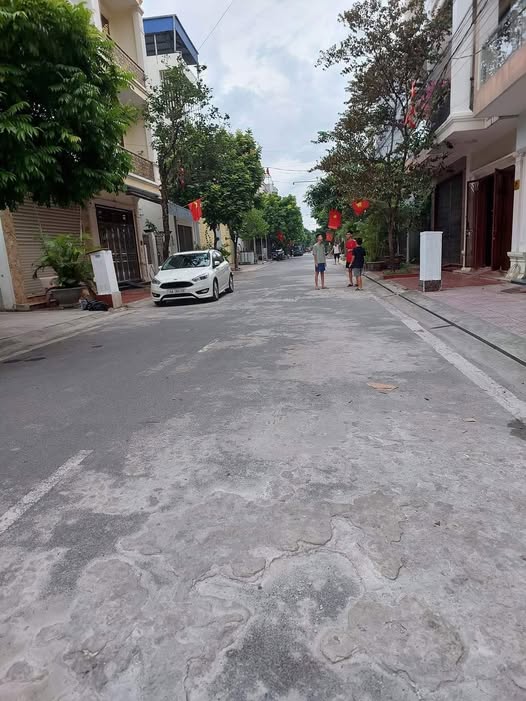 Đất mặt đường Nguyễn Khánh Toàn, 64m2 lô duy nhất