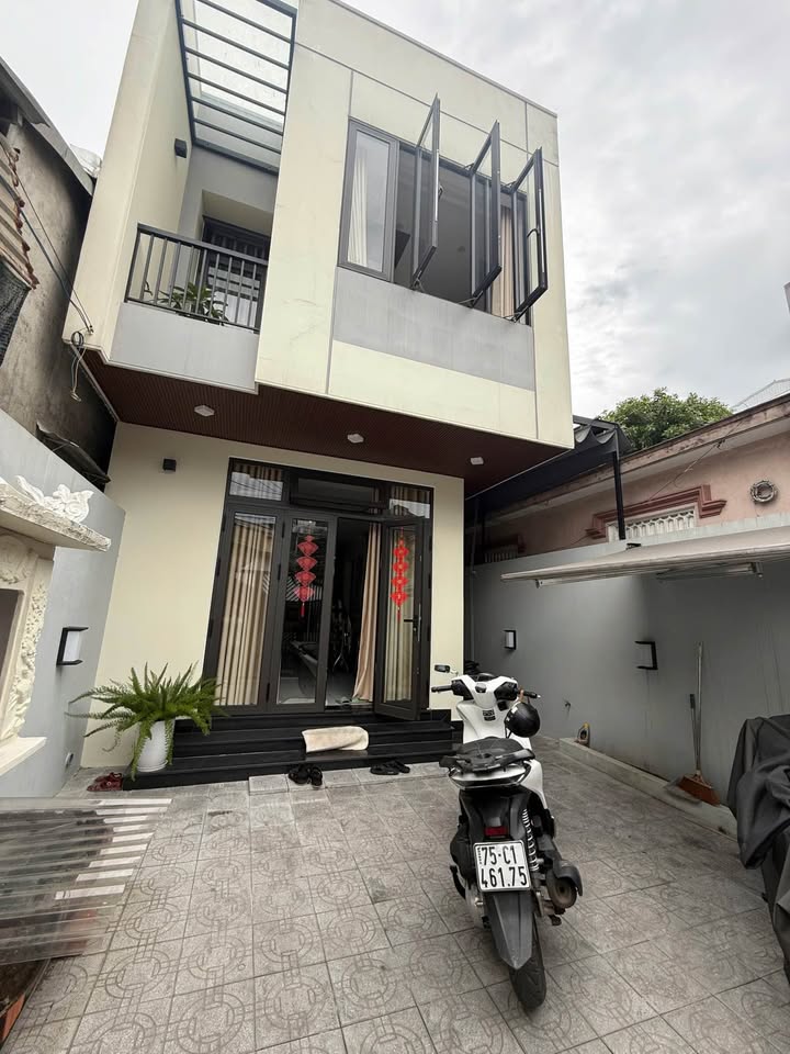 Nhà 2 tầng cổ kính tại Đặng Huy Trứ, Huế, chốn an yên giữa lòng thành phố