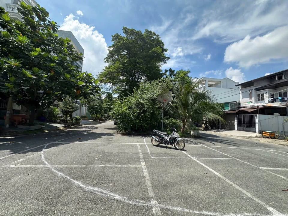 Biệt thự 5 tầng view công viên, có thang máy, cạnh sông Sài Gòn, Thủ Đức