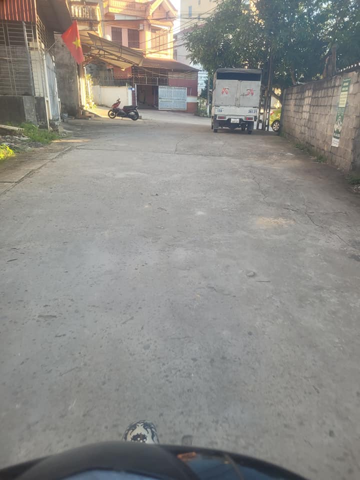 Cần bán gấp căn nhà 2 tầng kiên cố, thiết kế hiện đại với 3 phòng ngủ và 3 nhà vệ sinh