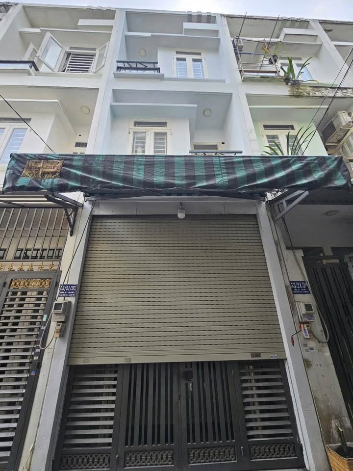 Bán nhà 1 trệt 2 lầu, 4 phòng ngủ, 3,5m x 11m, 2,45 tỷ tại Bình Hưng Hòa B, Bình Tân