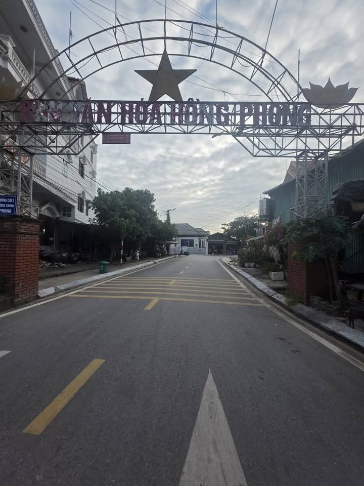 Ô đất vàng đầu khu Hồng Phong, Móng Cái diện tích rộng, dân cư đông đúc