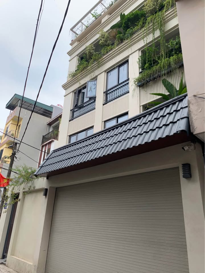 Biệt thự lô góc 5 tầng, thang máy, ô tô tránh, nội thất tiền tỷ Bắc Từ Liêm