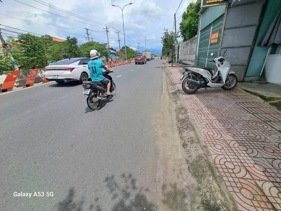 Nhà cấp 4 mặt tiền TL818, 2 mặt tiền, 155m2, giá 4,3 tỷ