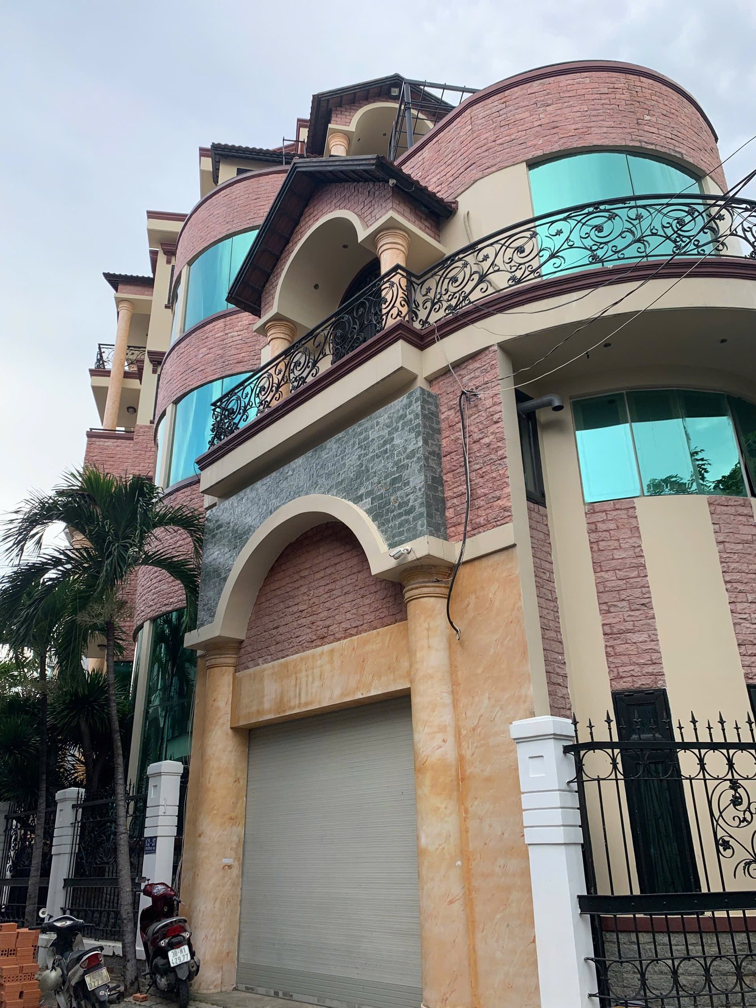 Cho thuê biệt thự đẹp khu An Phú Hưng, Quận 7, diện tích 162m2, 6 phòng ngủ, giá 48 triệu/tháng