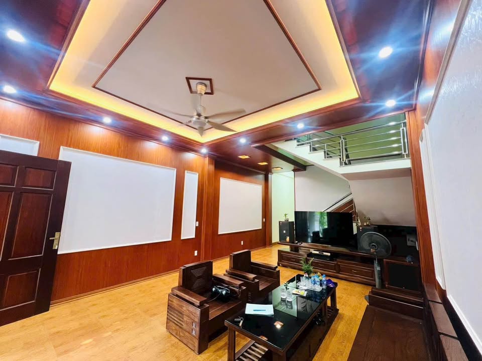 Mở ra một cuộc sống tiện nghi và đẳng cấp tại căn nhà 3 tầng tọa lạc tại vị trí đắc địa của phường Đông Thọ