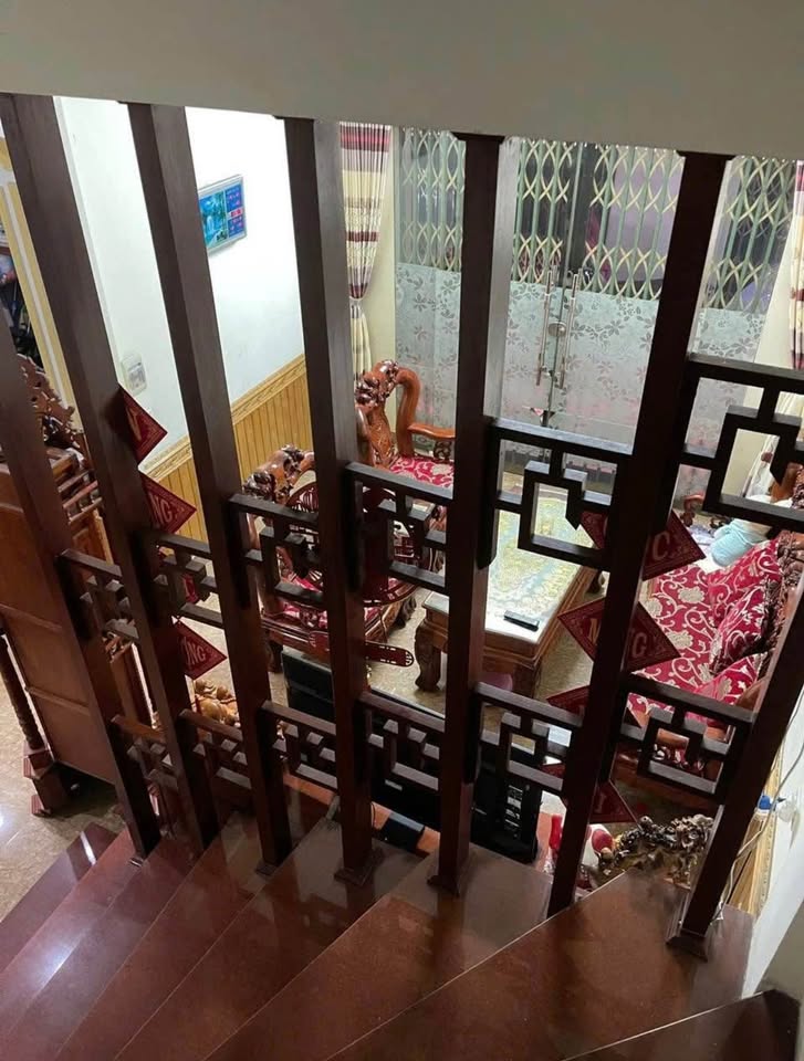 Nhà 3 tầng vuông vắn, ngõ rộng 3m, gần Hồ Đầm Bét giá tốt