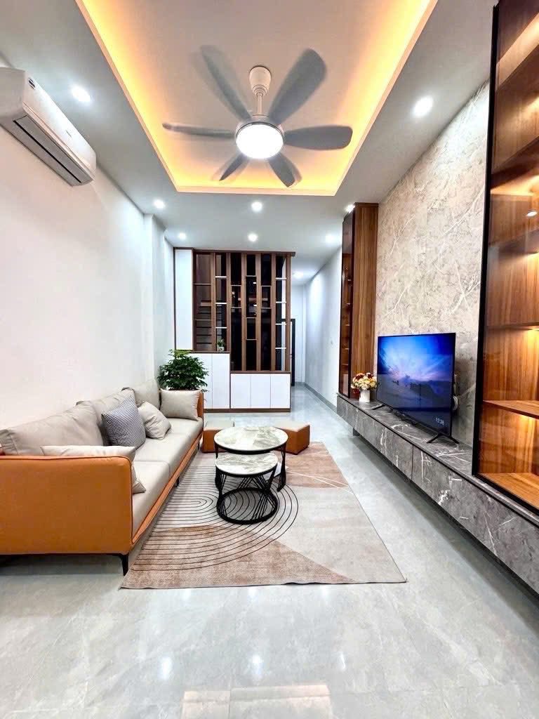 Nhà lô góc Minh Khai, Hai Bà Trưng 38m2, 4 tầng, gần ô tô, sổ đỏ chính chủ