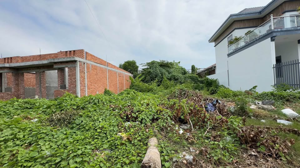 Đất vàng Hà Tiên 3,3 tỷ, kề biển, kế núi, sẵn sàng xây dựng